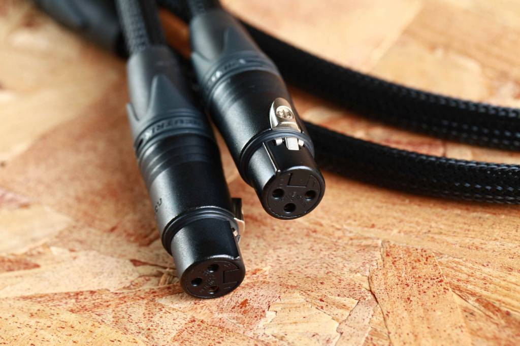 M-Way FiRST XLR interlink - AudioWijzer