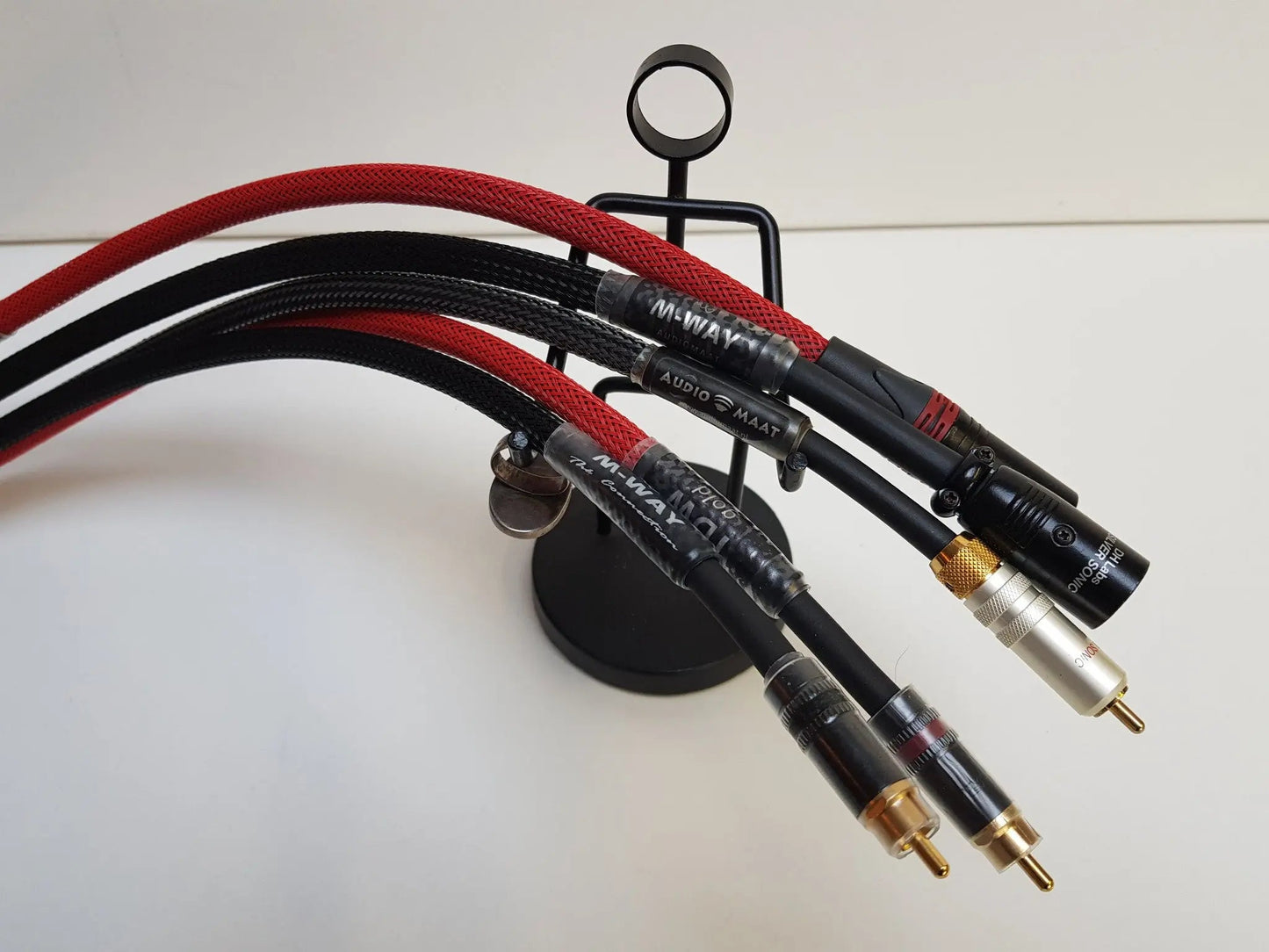 First Directional WaY RCA / XLR - AudioWijzer