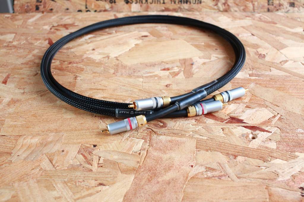 M-Way FiRST ReF RCA interlink - AudioWijzer