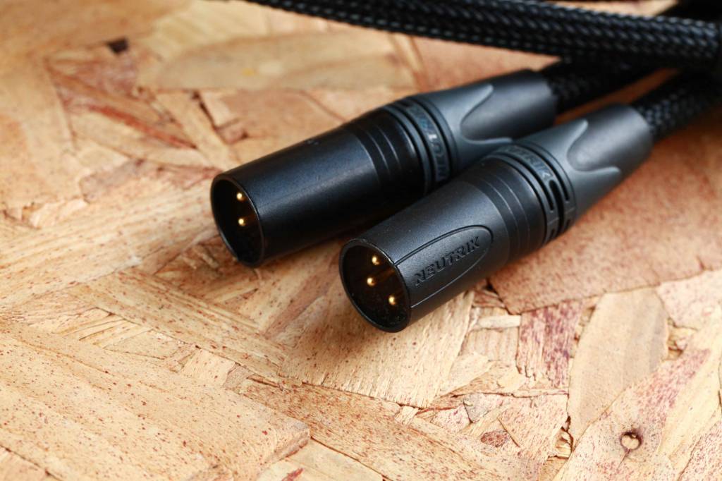 M-Way FiRST XLR interlink - AudioWijzer