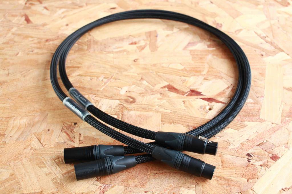 M-Way FiRST XLR interlink - AudioWijzer