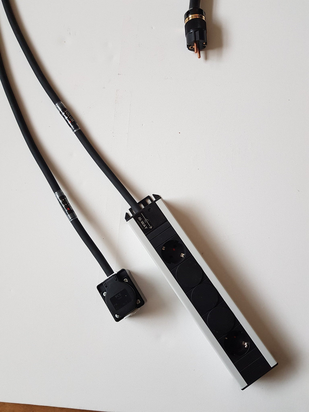 M-Way Power Opus SOLUM V - AudioWijzer