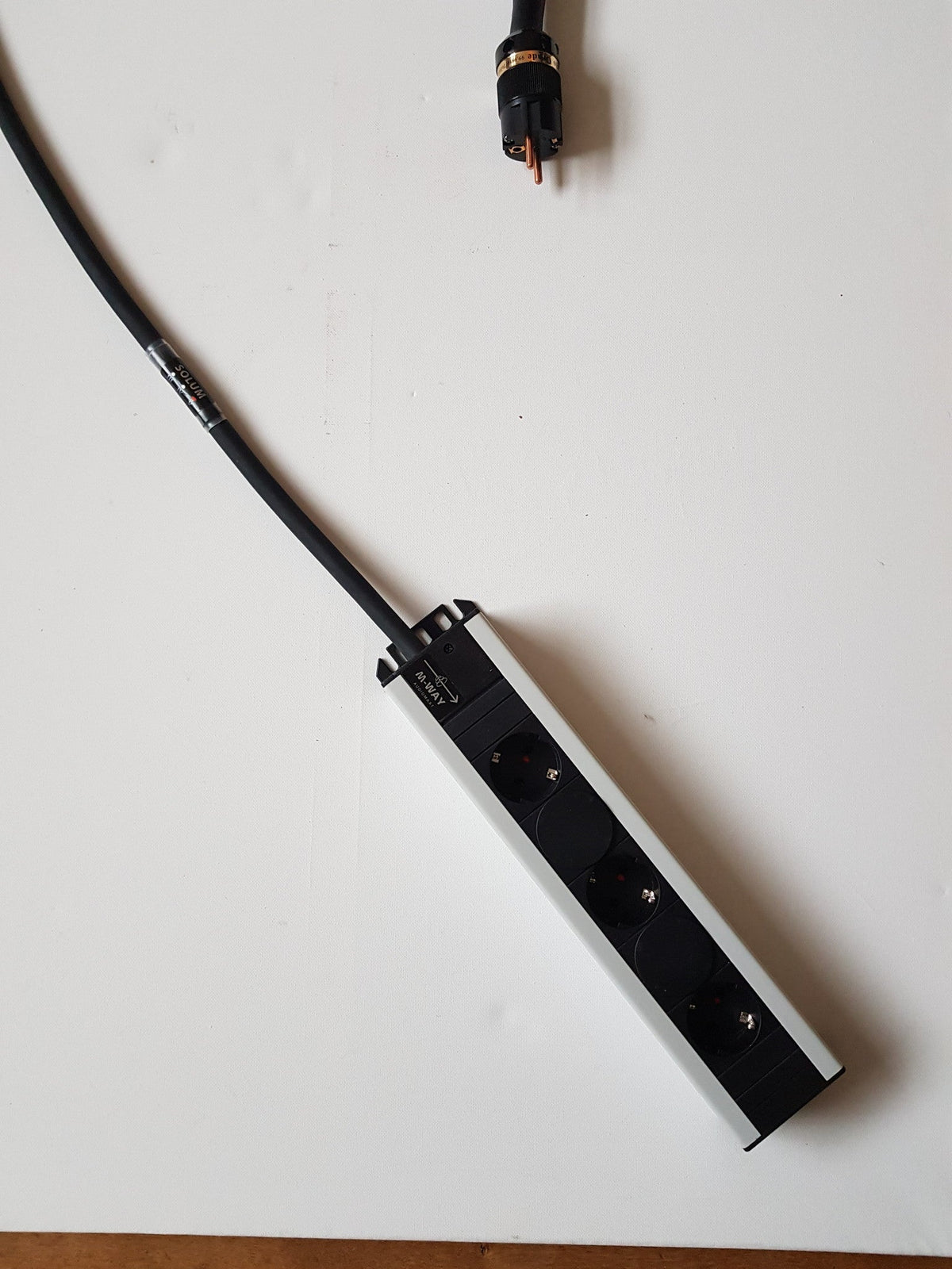 M-Way Power Opus SOLUM V - AudioWijzer